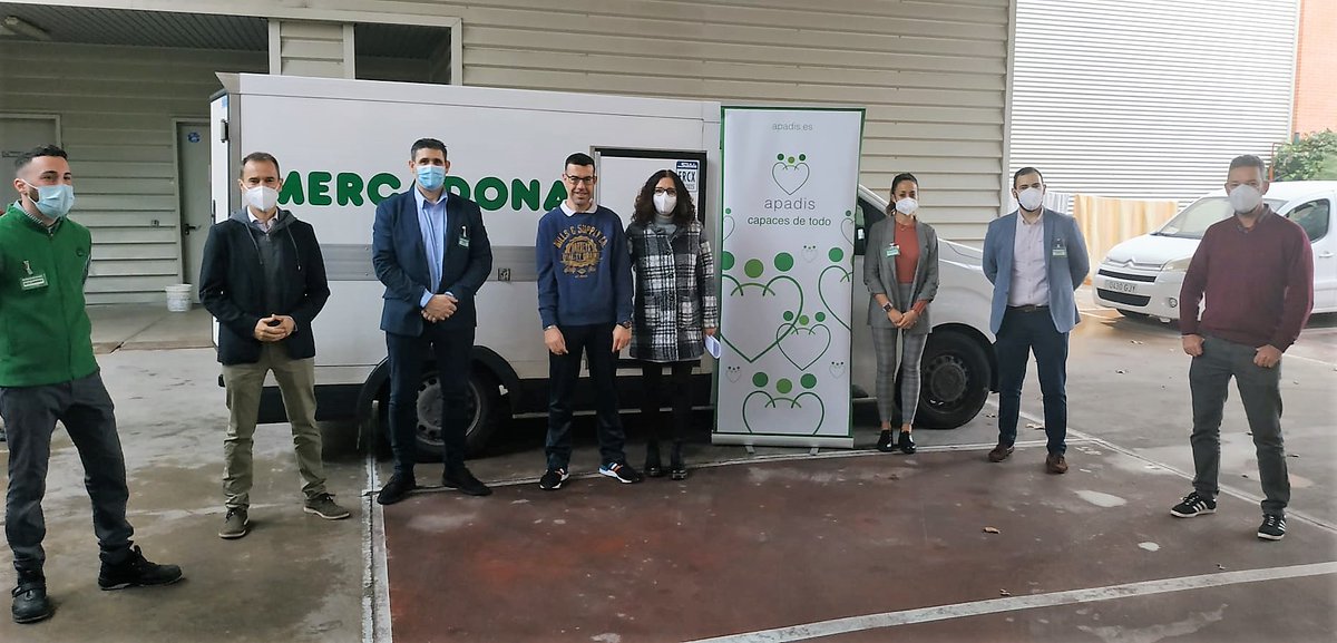 APADISASOC's tweet photo. 🎉Hoy iniciamos un proyecto con @mercadona en el que un super de #Sanse donará productos perecederos a @APADISASOC
▶️Mejoran así la sostenibilidad, la calidad del apoyo a personas con #disCapacidad y se visibilizan las empresas responsables #EfectoAPADIS
https://t.co/tigZej4syO https://t.co/iKfPFKFS63