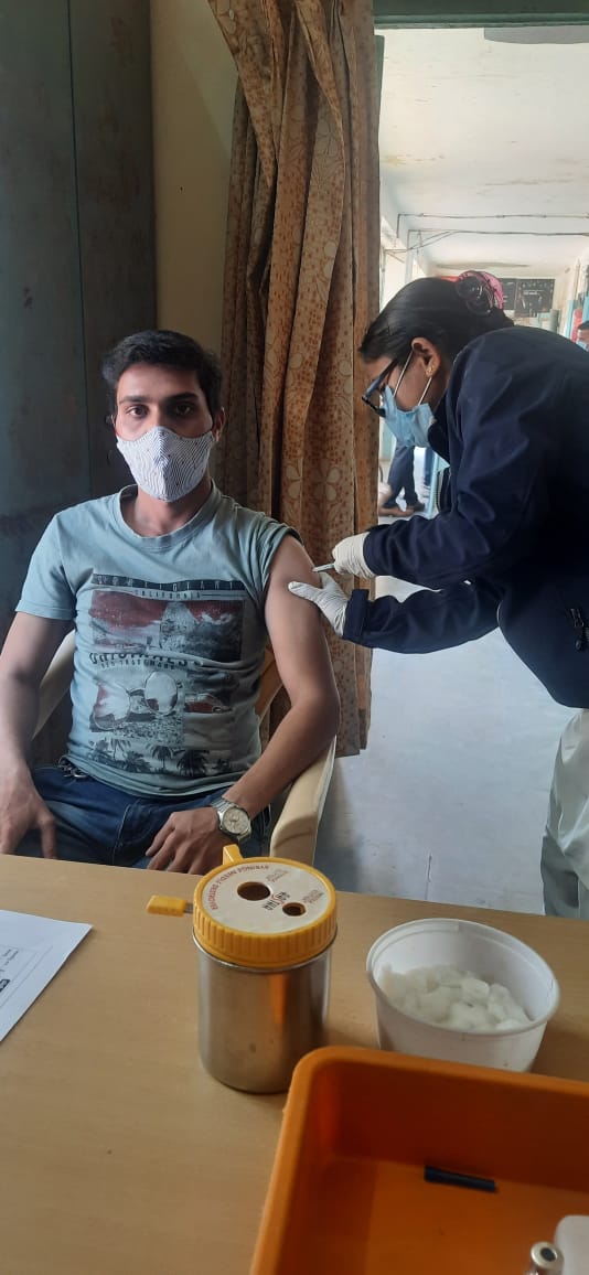 ErViru_m's tweet photo. Vaccinated🏥  💉
Covid-19 https://t.co/1TolMeoYlk