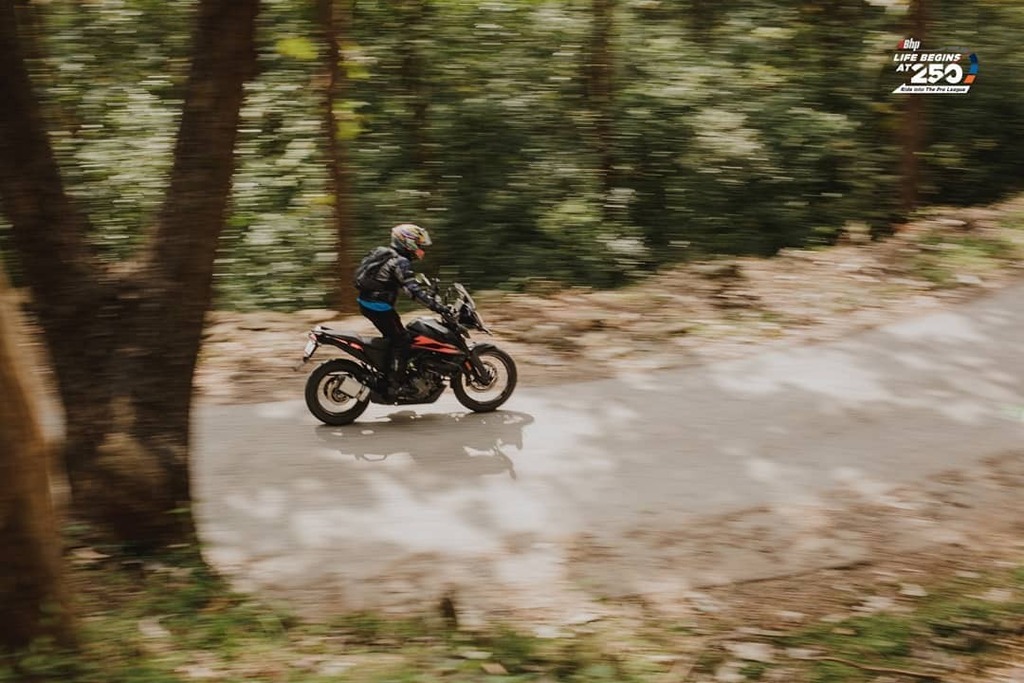 sarathshenoy's tweet photo. The 10 days flew as fast as the #Adventure250. Now almost home and can't wait to get some good rest.
It's been a roller coaster, but mad fun all along.
#LifeBeginsAt250 #250ProLeague #250ccProLeague #RideLikeAPro
#JoinThe250ccProLeague #250 #250cc #x… https://t.co/dao9U8aewI https://t.co/Cq0o1izkE4