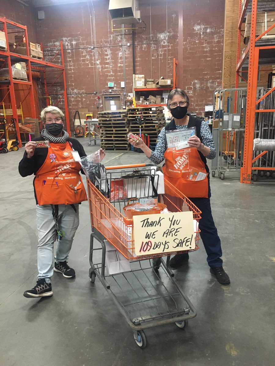 AndradeBonnie's tweet photo. 109 days safe! Trending in the right direction. Thank you Ellen for recognizing our associates! @LorrainePuleo @corelli189 @AlSullivan17 https://t.co/DJjULo61LT