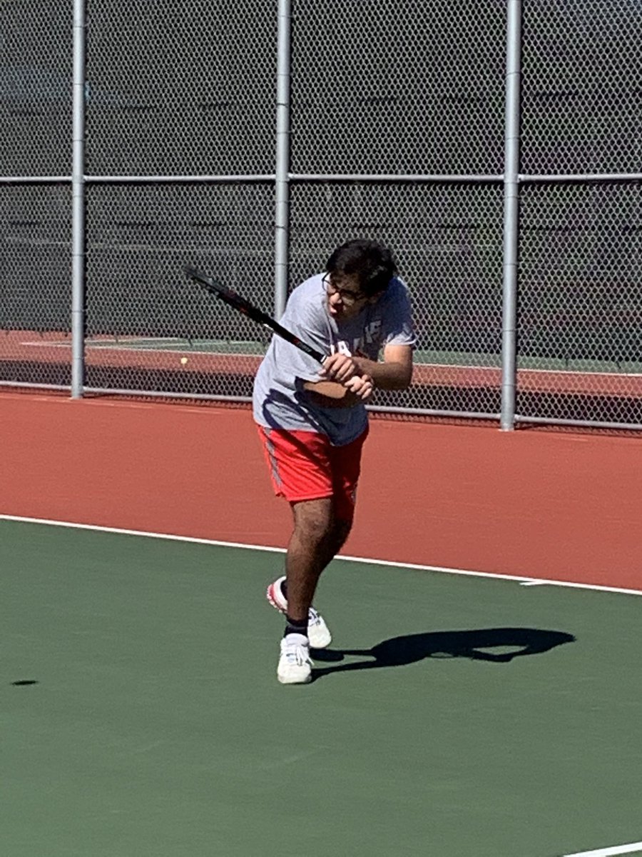 We have some Travis vs Travis in the final matches! Good luck guys! <a href="/TravisTennis/">TravisHS Tennis</a> <a href="/TravisTennis/">TravisHS Tennis</a> <a href="/KianMcGinn/">Kian McGinn</a>