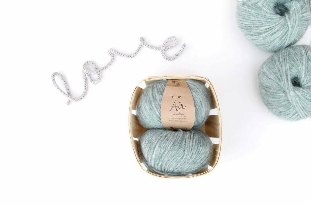 matemocrafts's tweet photo. Ovillos preparados para el próximo proyecto del #MakeNineChallenge, todavía no sé si me gusta más el color o lo suaves que son⁠ 🐭🌾💚
⁠
#dropsdesign #dropsfan #dropsair #makeninechallenge2021 #makeninechallengematemo⁠ #knitting https://t.co/Qa3q6JhKyX https://t.co/aXplsWAMhF
