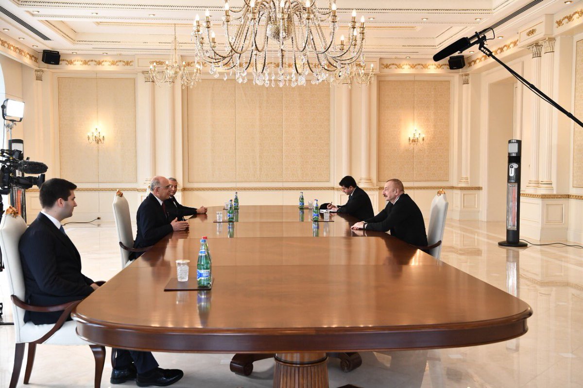 Liderimiz Sn. Devlet Bahçeli'nin emir ve talimatlarıyla Azerbaycan Şuşa'da yapacağımız Üzeyir Hacıbeyli Okul Projesi ile ilgili Azerbaycan Cumhurbaşkanı Sn. İlham Aliyev heyetimizi kabul etti.