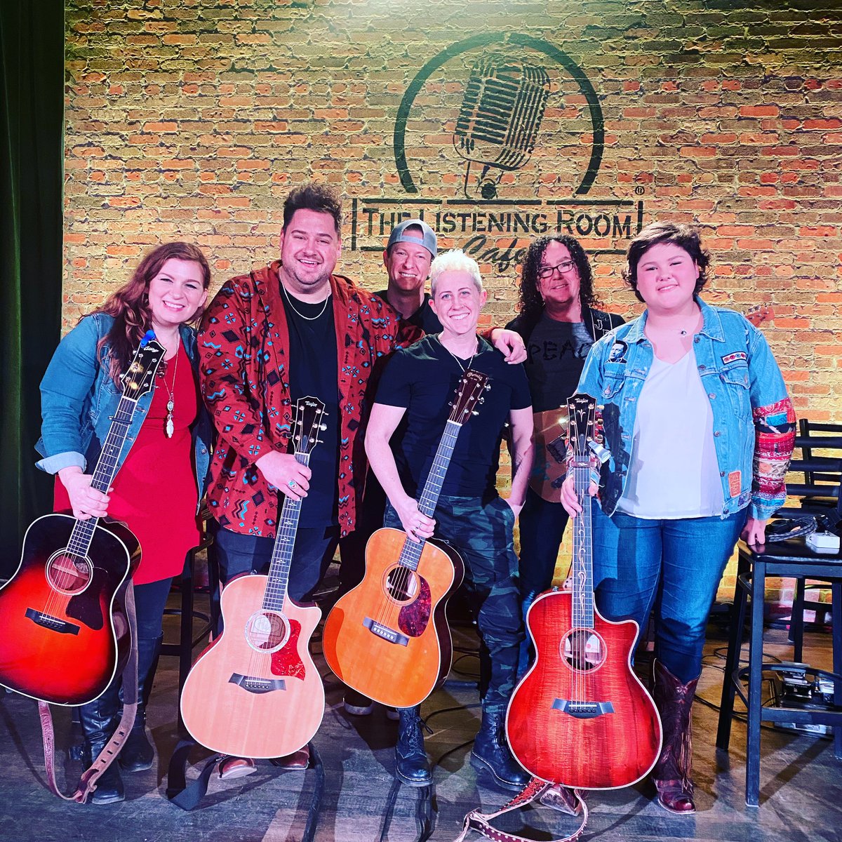 You need a tribe of people around you who are devoted to helping each other succeed. There’s power in that” ❤️🎵❤️ .
.
Love sharing the stage with these humans <a href="/KristenMerlin/">Kristen Merlin</a> <a href="/Jonmullinsmusic/">Jon Mullins</a>  <a href="/thekellijohnson/">kelli johnson</a>  <a href="/JaronMossman/">Jaron Mossman</a> <a href="/jameyperrenot/">jamey perrenot</a>  <a href="/listeningroom/">Listening Room Cafe</a>  #avasarmy🎼
