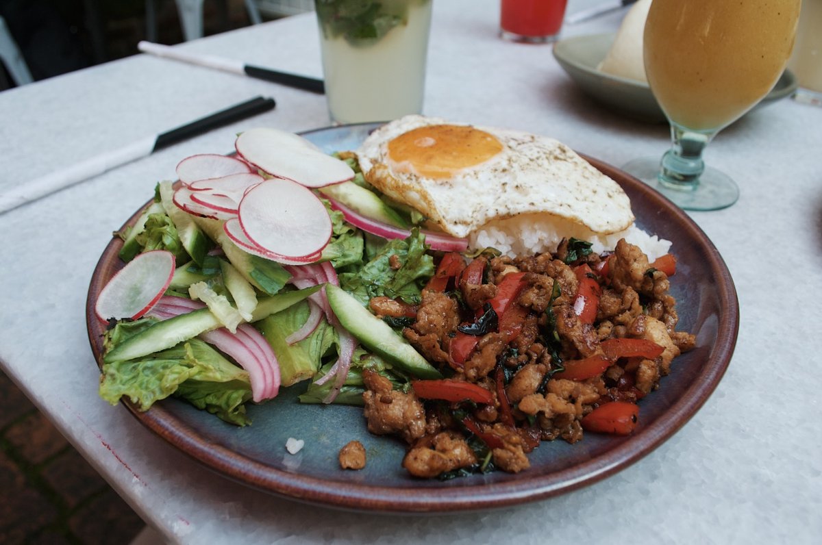 Seguimos de antojo, lo bueno es que hoy toca #cheatmeal y acá puedes encontrar muchas opciones, bastante deliciosas
