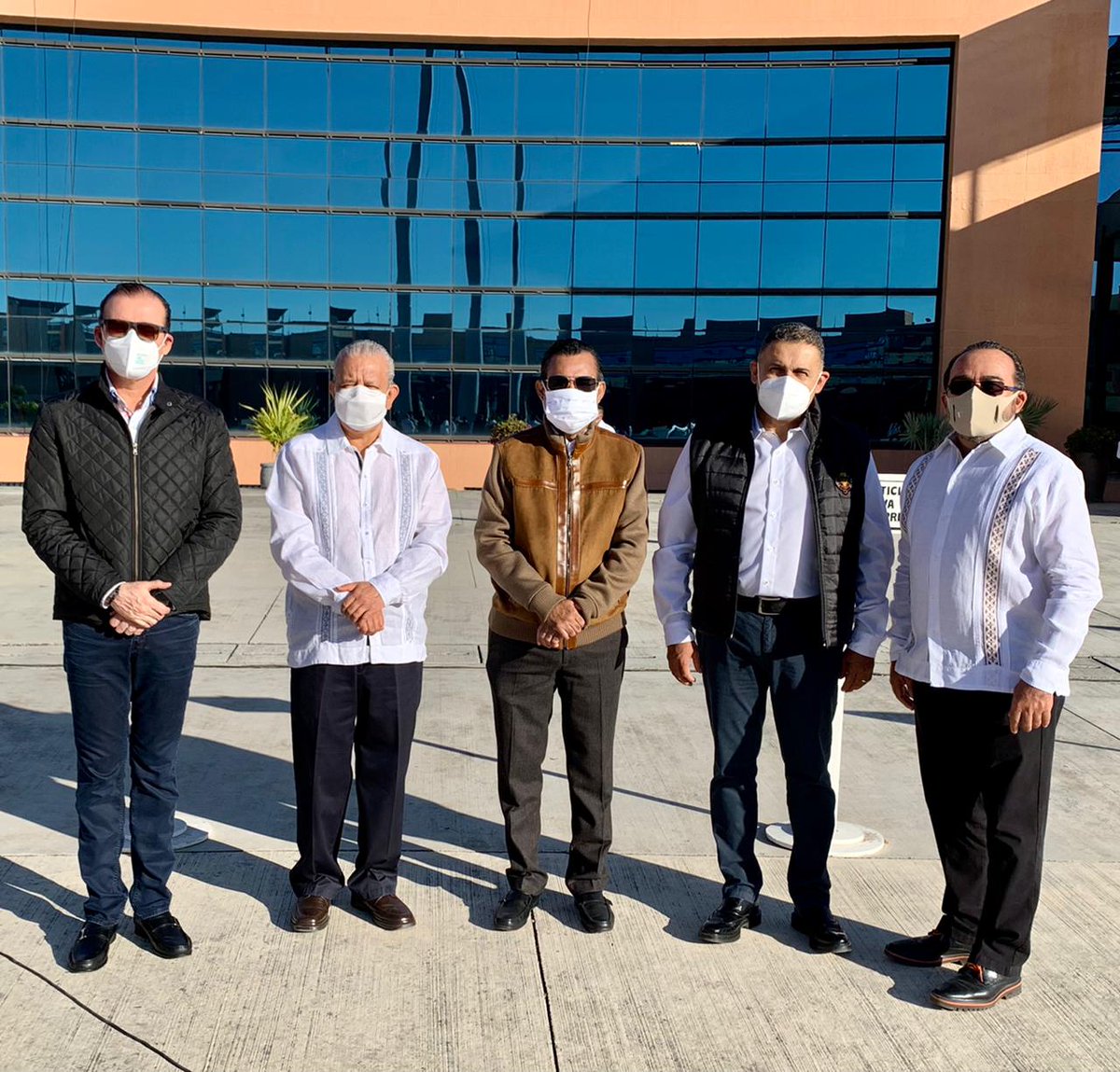 Este martes en Chilpancingo, el Dir. Gral. de la Promotora Turística de Guerrero Noé Peralta Herrera, acompañó al Gobernador Lic. Héctor Astudillo Flores a la ceremonia de honores a la bandera correspondiente al mes de Febrero, acto donde asistieron miembros del Gabinete Estatal.