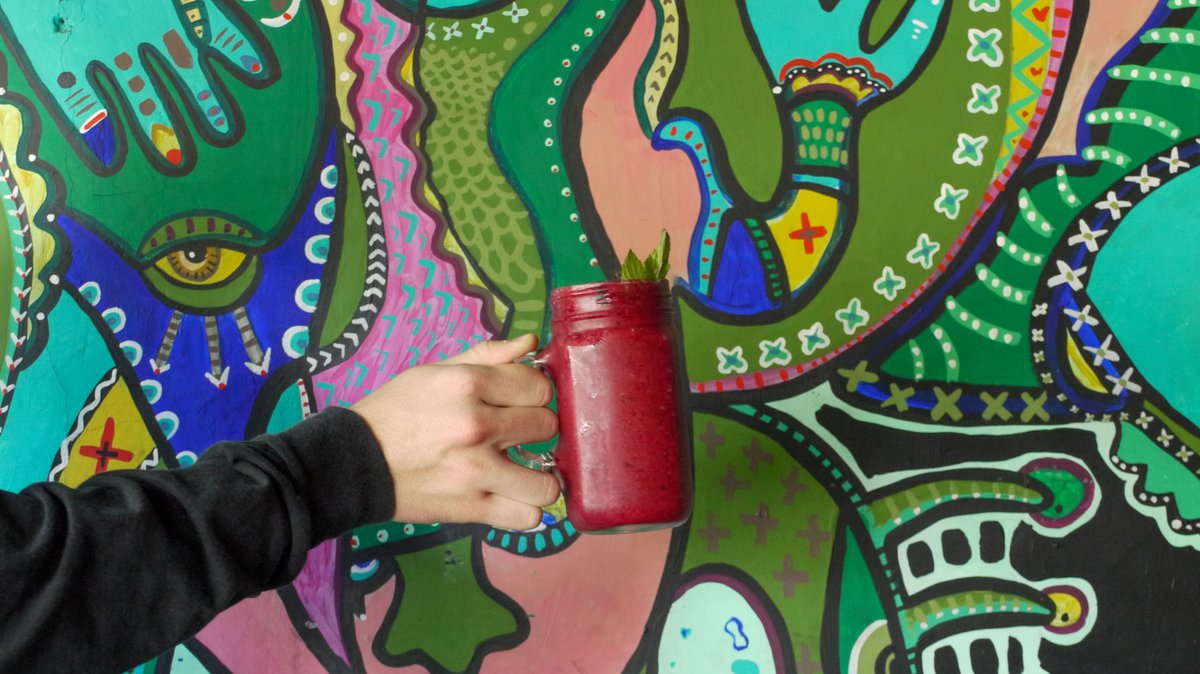 Encontramos un delicioso y nutritivo #smoothie justo en el corazón de #CorredorChapultepec ¡Adivina dónde!