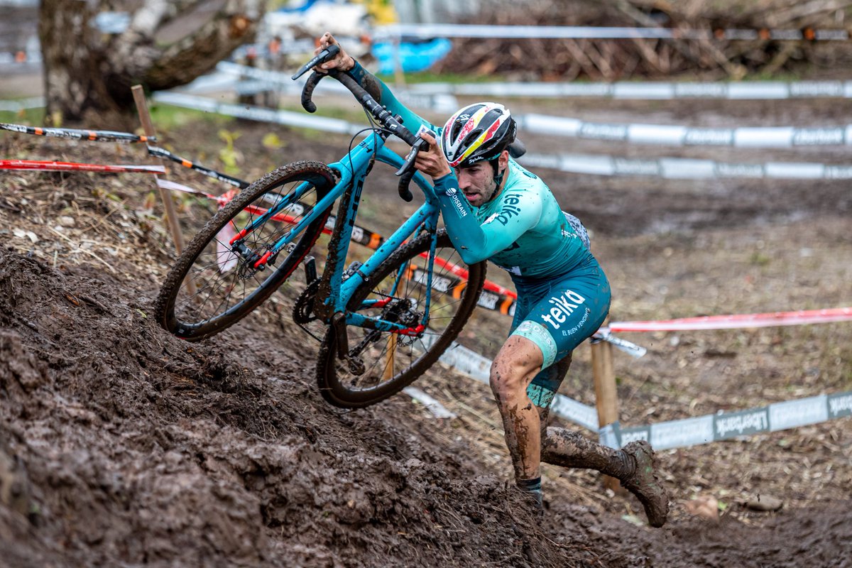 🙋‍♂️🙋‍♀️ Ei, una cosita. Que la temporada de ciclocrós aún no ha finalizado, eh. 😉
<a href="/felipeorts15/">Felipe Orts Lloret</a> corre este fin de semana en Middelkerke🇧🇪 (C1) y Lille🇧🇪 (C1)

➡️ El líder del <a href="/teikauciteam/">Teika UCI Team</a> completará 25 días de competición.
 
🖥 Noticia completa en la web 👇
teikauciteam.com/felipe-orts-ce…