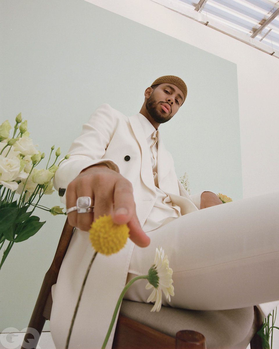 Tom Foolery tweet media