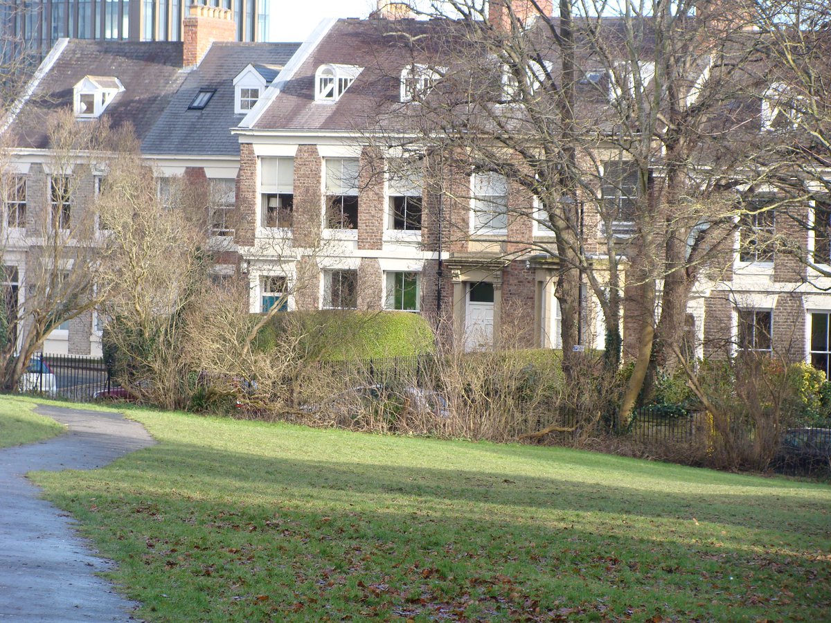 House on the terraces that make up Summerhill Square.  @Old_LowLight  @PJDThomas  @KerryAtkin1
