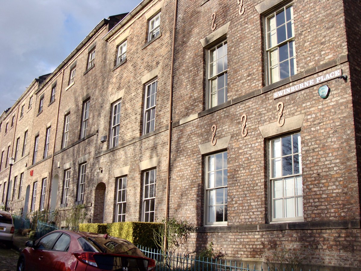 House on the terraces that make up Summerhill Square.  @Old_LowLight  @PJDThomas  @KerryAtkin1
