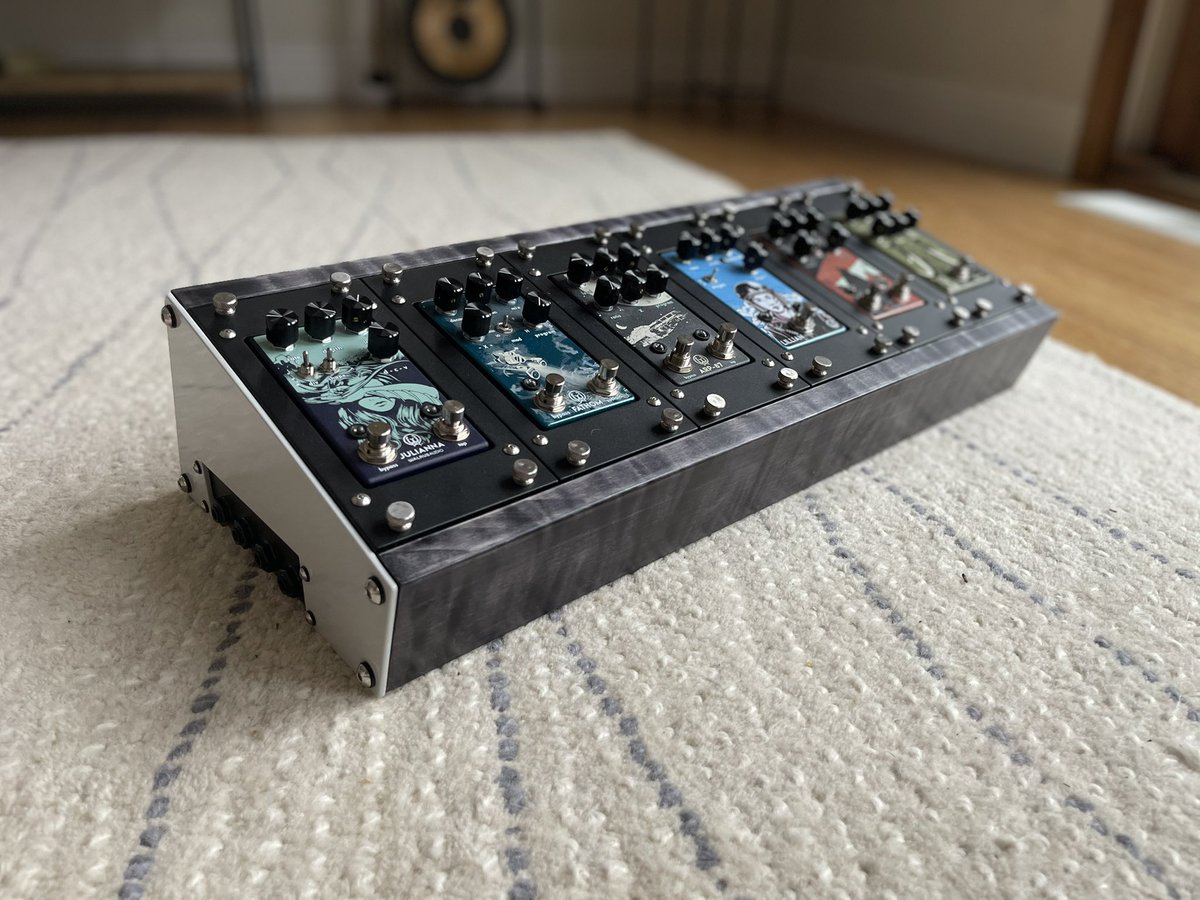 StoaSystems's tweet image. Those pretty finishes aren’t just for guitar tops. This board sounds as good as it looks with @WalrusAudio loaded end to end.