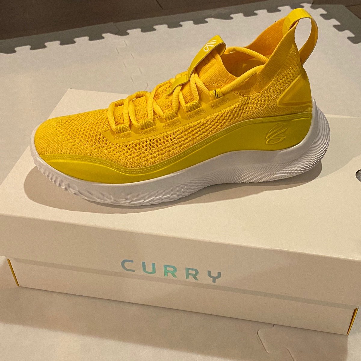 THDKicks's tweet photo. Thanks @UnderArmour for hookin' up @THDKicks  with the new Curry 8 Flow - Taxi/White!   SOOOOO HOTTTT!! Cop these now folks before it's too late....  #kicks #kicksonfire #sneakerhead #sneakers #LimitedEdition https://t.co/363yPT0MNx
