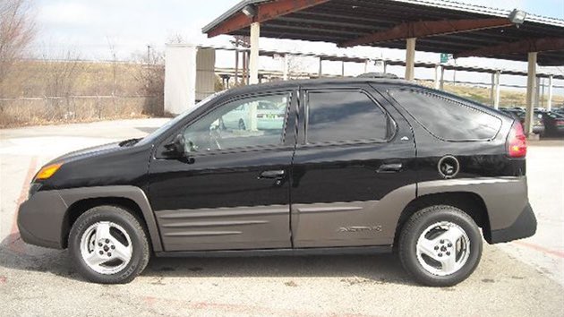 james146679's tweet photo. @MatthewDillner By far the ugliest rental car Iโve ever driven! #pontiacaztec https://t.co/fsv6IxwxEL