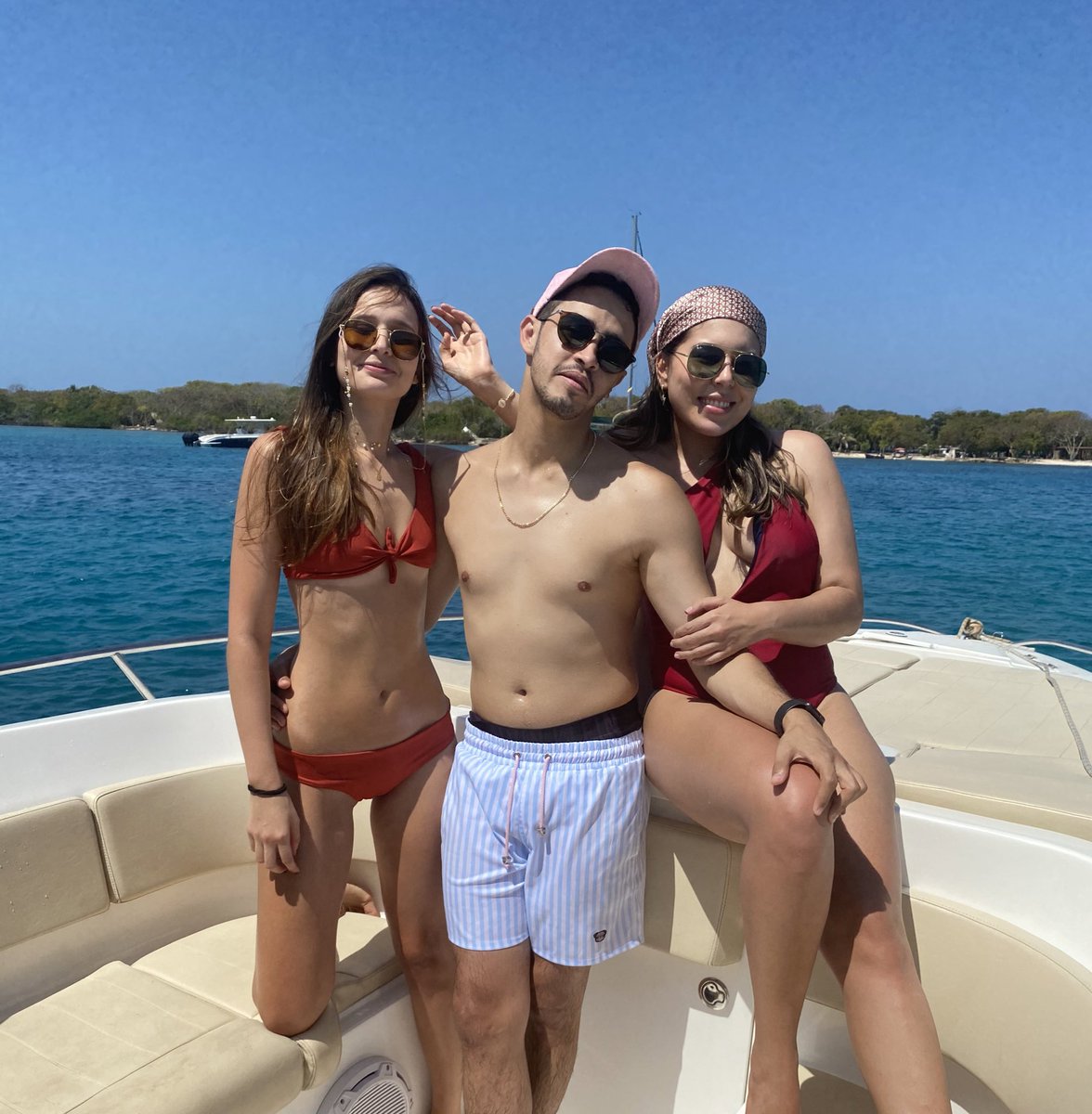 andreamolina27's tweet photo. Como quiero a este parr 💕💕💕@lfencinales4 @makitaaa95 https://t.co/W9OpfEIFSq