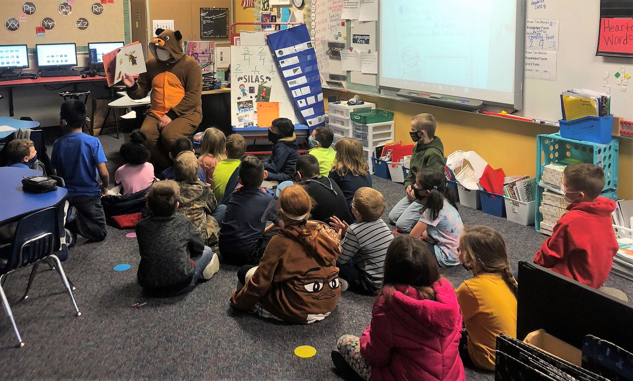ISD on Twitter "Gateway Elementary had a special visitor stop