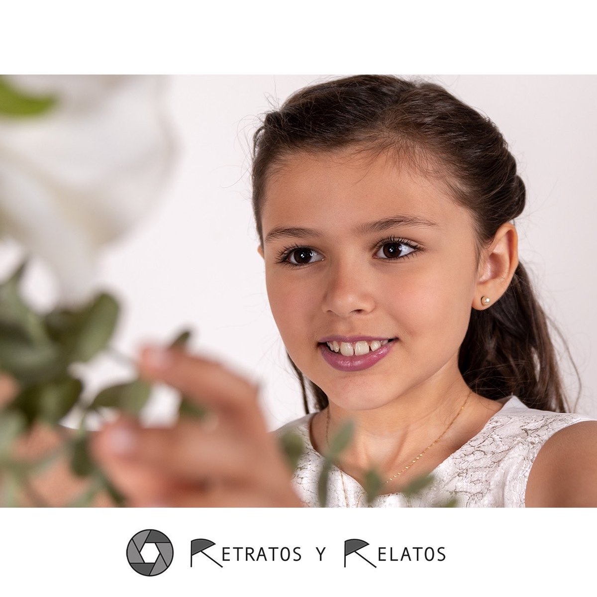 RetratosyR's tweet photo. En breve ya estarán aquí las comuniones... por eso ya tenemos abierta la agenda para las sesiones de comunión! #retratos #retratosyrelatos #comuniones #comuniones2021 #comunionesmadrid #fotografiacomuniones #fotografiamadrid #fotosmolonas https://t.co/jcpKJMh9Sf
