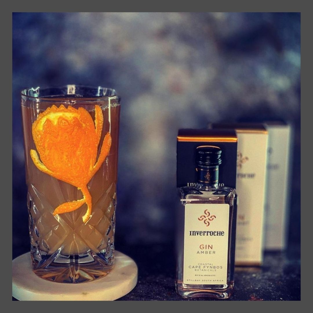 Oh, yes. We need a 'Amber Winter Warmer'

•⁣⁣⁣⁣⁣50ml Inverroche Amber Gin
•⁣⁣⁣⁣⁣30ml Homemade Spiced Apple Juice
•⁣⁣⁣⁣⁣Top with Soda
•⁣⁣⁣⁣⁣Garnish with Cinnamon Stick and Apple Slice

📷 @two_gindependent_women

#DrinkDistributors #Gin