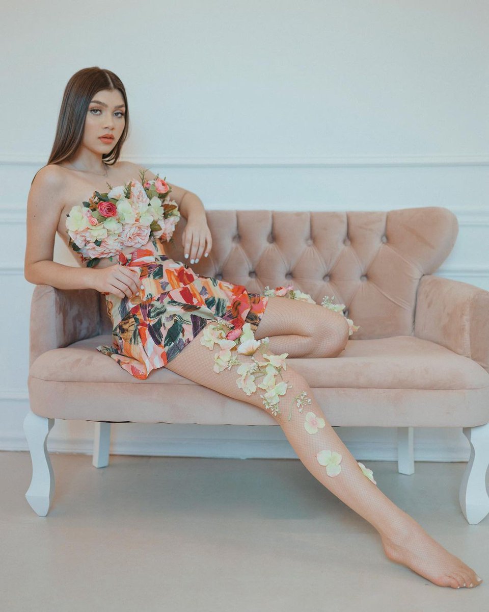 DIOSA_KOS's tweet photo. 📰|LOCHITOS [@SoyEloisaOs] esta nominada a los Kids Choice Awards USA 🇺🇲, por favor déjenme 15 comentarios por persona, es momento de Apoyar❤️🙏🏻⤵️. #KeniaOs 
#VotaEloisaOs  #KCA https://t.co/IcidqpDOlT