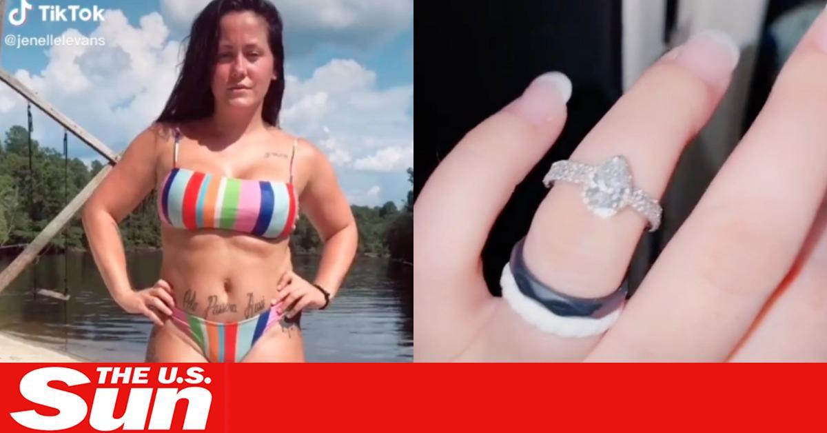 #TeenMom Jenelle says she can't wear her wedding ring until she loses weight: https://t.co/tcgJH6ohbk https://t.co/3auq9oxMGh