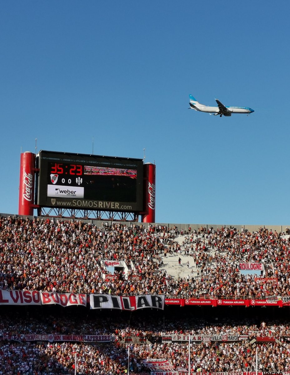 Voor  @JIH1980 was het helemaal feest, want hij is naast vincker ook een vliegtuigspotter en bij River Plate kun je die twee hobby's mooi combineren.