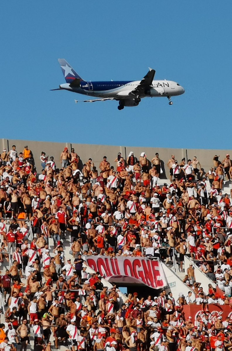 Voor  @JIH1980 was het helemaal feest, want hij is naast vincker ook een vliegtuigspotter en bij River Plate kun je die twee hobby's mooi combineren.