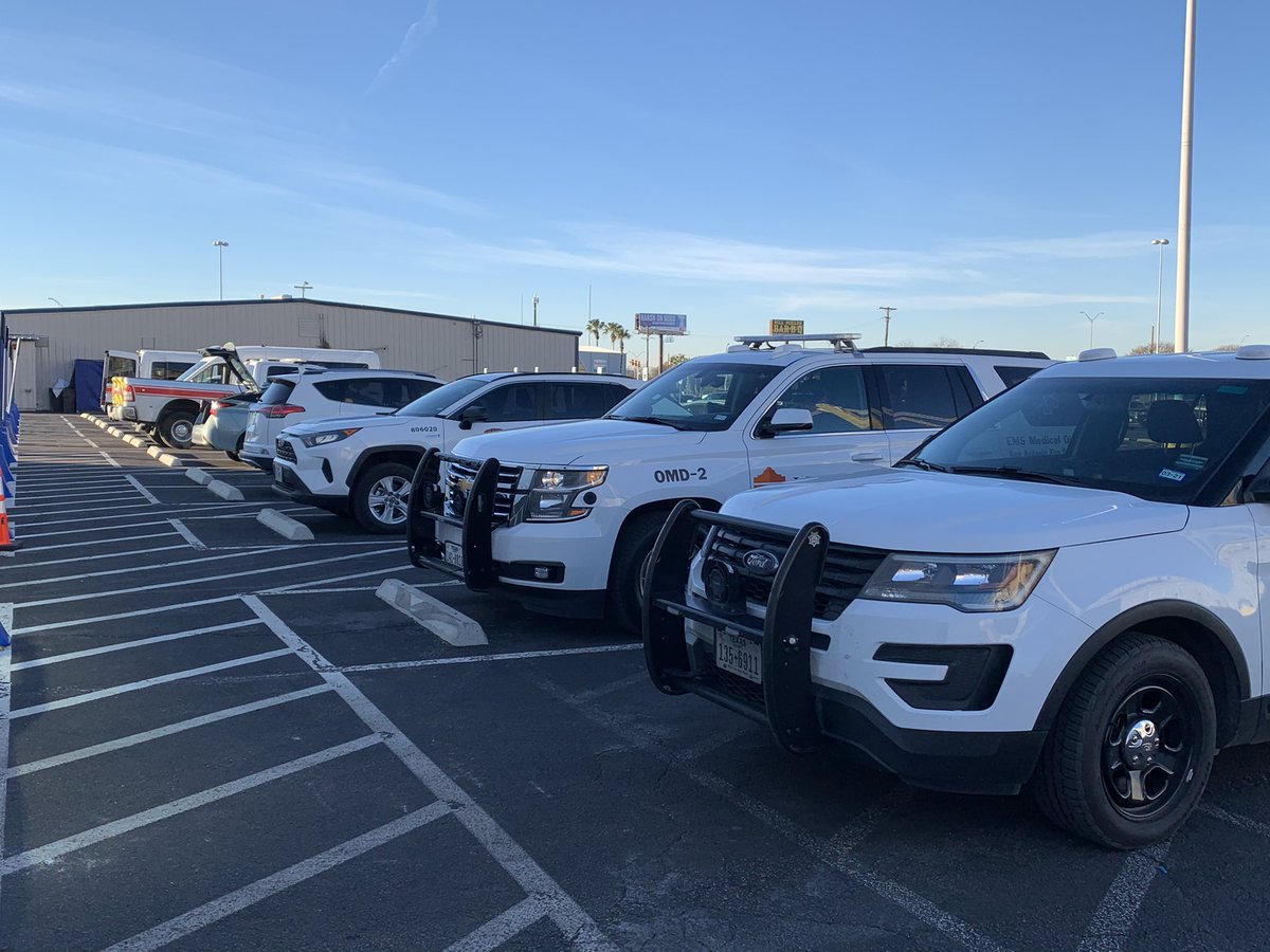 SAMobileHealth's tweet photo. MIH Blue Team heading out to provide vaccinations to home bound seniors. Please be patient SA and do not call 911 or 311 for vaccination appointments. There are no possible referrals or numbers to call to schedule an appointment at this time. @KENS5 @ksatnews @News4SA @KABBFOX29 https://t.co/keOLPJm3YA