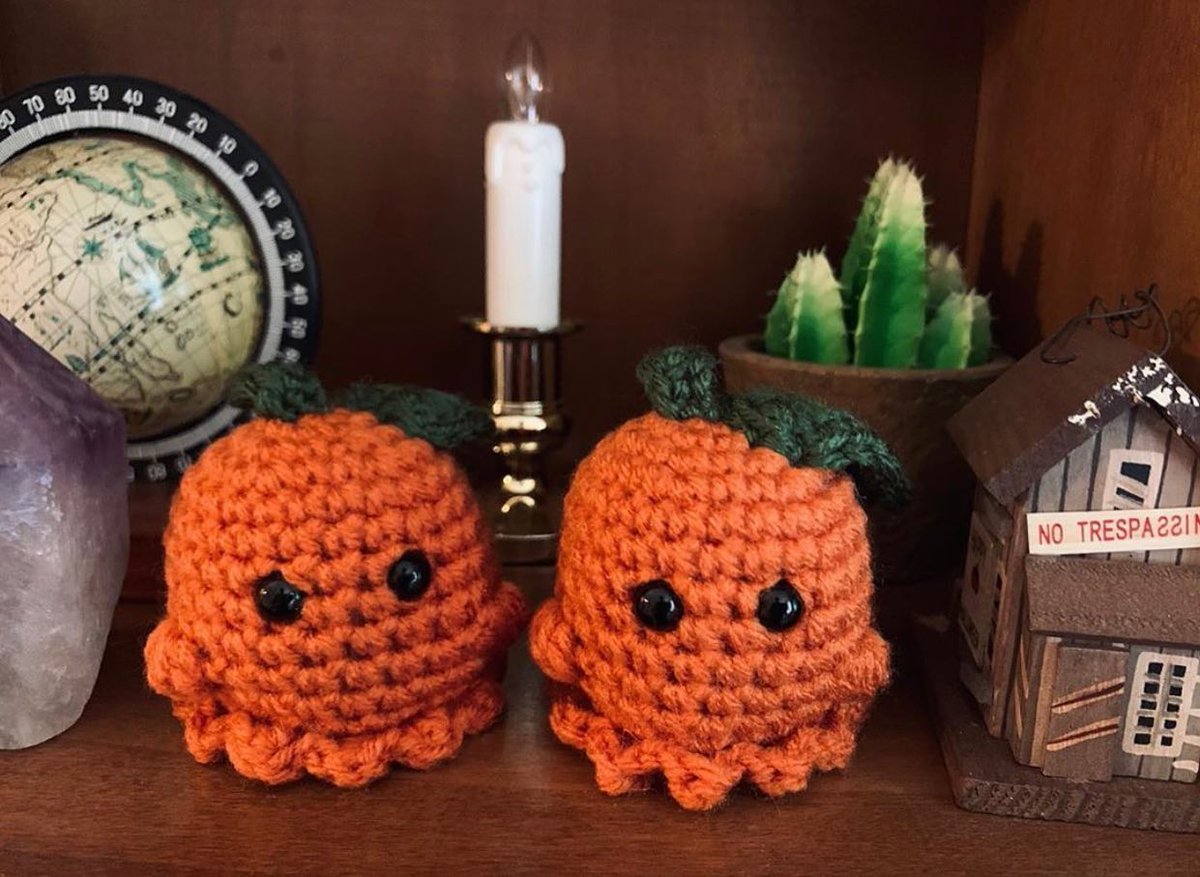MagickLoops's tweet photo. ℙ𝕦𝕞𝕡𝕜𝕚𝕟 𝔾𝕙𝕠𝕤𝕥𝕤

We still have TONS of these adorable "Pumpkin Ghosts" on the website! 

Halloween is year-round here at Magick Loops - Join the spooky fun and see the other crochet ghost items we have! 

Link in bio 🖤✨👻

#spooky #ghosts #crochet #smallbusiness https://t.co/mJ8FEjB1rY