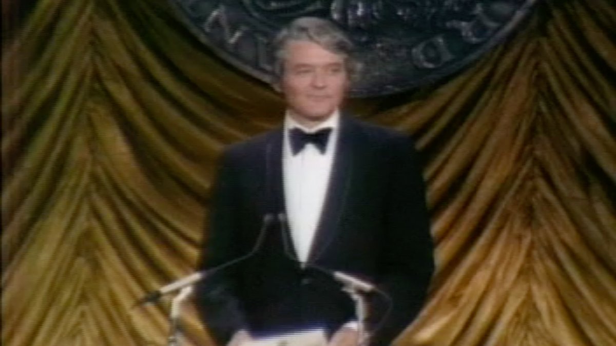 TheTonyAwards's tweet photo. Hal Holbrook won a 1966 Tony Award for his unforgettable solo performance in "Mark Twain Tonight." The Broadway and screen star played Twain for 6+ decades, along with many other celebrated roles. He has died at age 95. Rest in peace. https://t.co/Ka32jqbA1h
