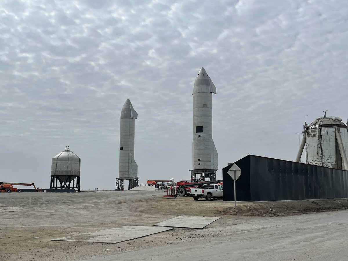 #wenhop waiting for the @spacex launch of SN9. Our return has been delayed until tomorrow and it looks like we might get to see a launch.