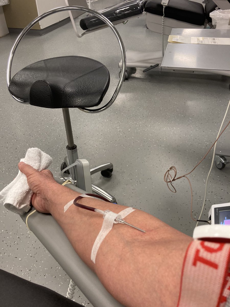 MortenKock's tweet photo. Når man har så meget AGF-blod i sig at man har gjort det til en hjertesag at dele ud af det - hvilken dag er så bedre end første kampdag i foråret 👍
#vbagf #sldk
#bloddonor #givblod #redliv 🩸💉🩸@GivBlodOfficial
#ultratwitteragf #KSDH ⚪️🔵❤️⚽️ https://t.co/8kvcGn63Rl