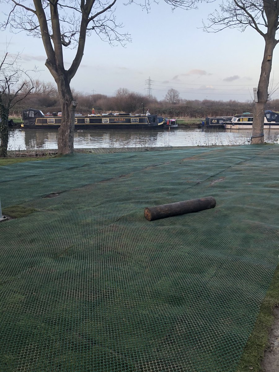TheLeasideTrust's tweet photo. 200 rolls of turf, 30 cups of tea, 8 lunches, 2 cakes, 3 massive rolls of grass guard, what a productive day. #outdoorclassroom #outdoorsafespace #volunteering #letnaturedoitsthing #joinus #lovehackney❤️ https://t.co/Jw8NUd1M1N