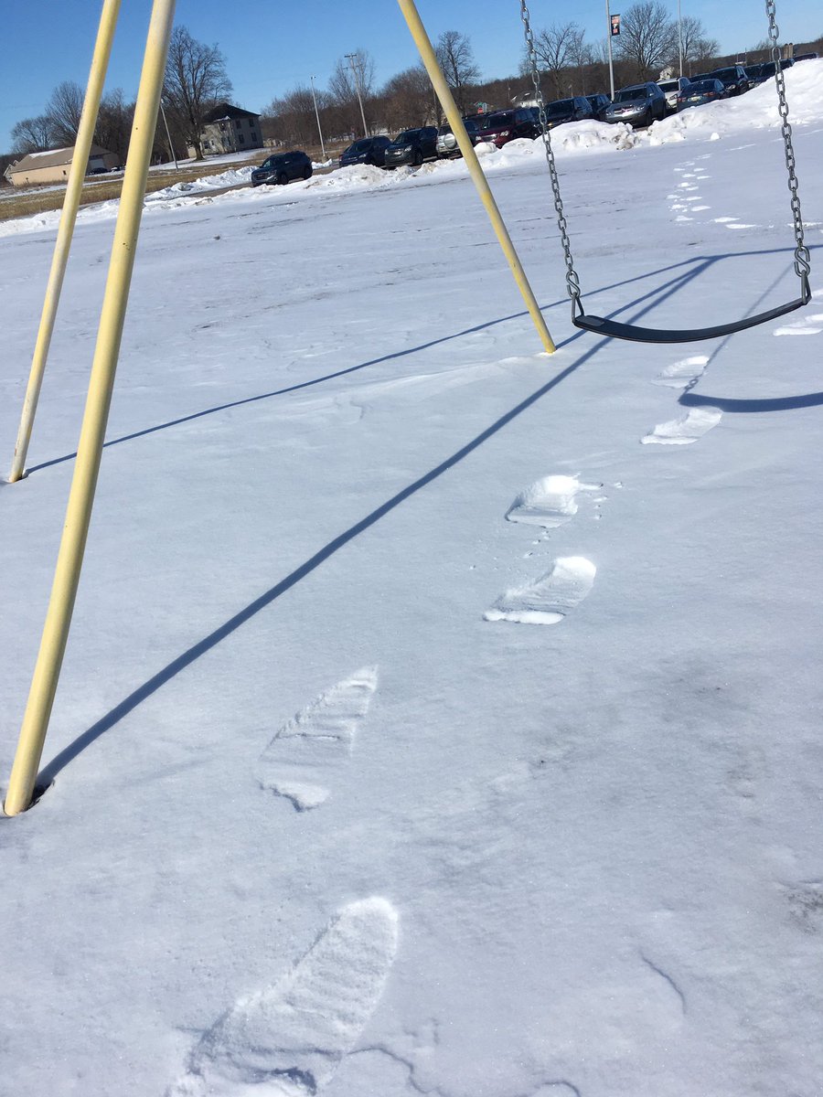 Matulisj's tweet photo. #PhysEd have you seen anything like this @GlengaryPE @LetstacoboutPE @PEScottWilliams #peoutside #bigfoot https://t.co/W5ZVJoKon1