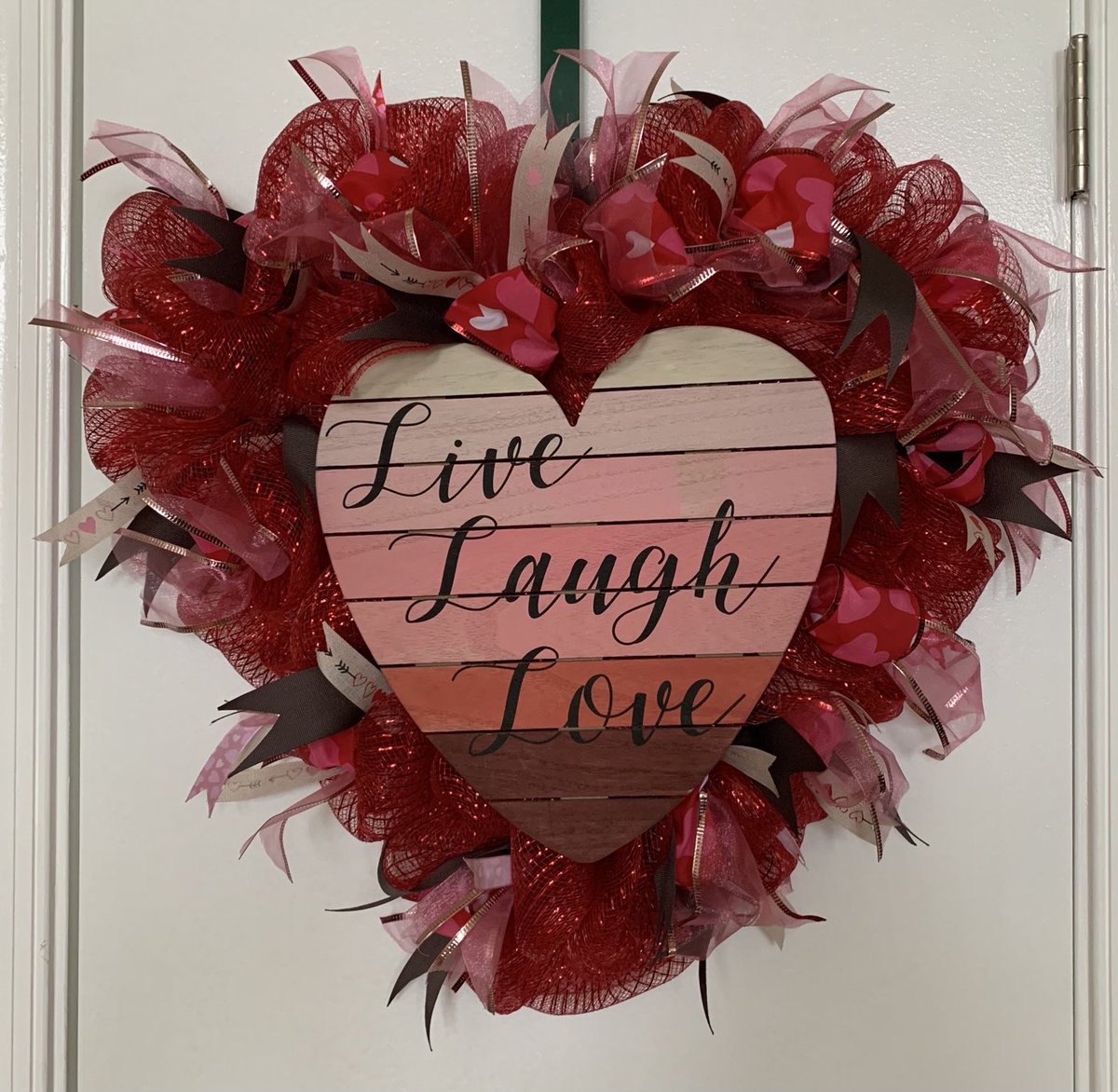 Live, Love,Laugh Heart Wreath, Valentine’s Day Wreath, #etsy #meshheartwreath #wreath #farmhousewreath #heartwreath #liveloveandlaugh #valentinewreath #valentinedaydecor #valentinedecoration #seasonaldecoration etsy.me/2YCA4zd