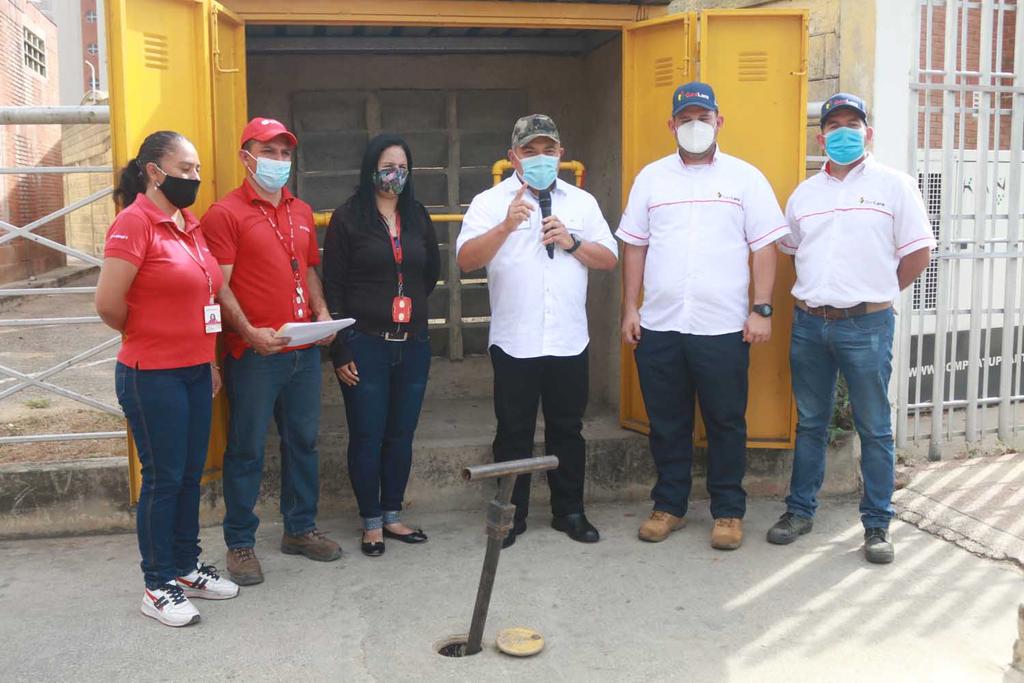 gobiernodelara's tweet photo. #02Feb Gobernador @AdolfoP_Oficial informó: "Materializamos el proyecto de gas metano en el C.C Sambil, el cilindro que se usaba en el lugar será llevado a una planta ubicada en El Ujano. Así mismo la cisterna que empleaban en el C.C se trasladará a las comunidades". https://t.co/p1d3xoodtV