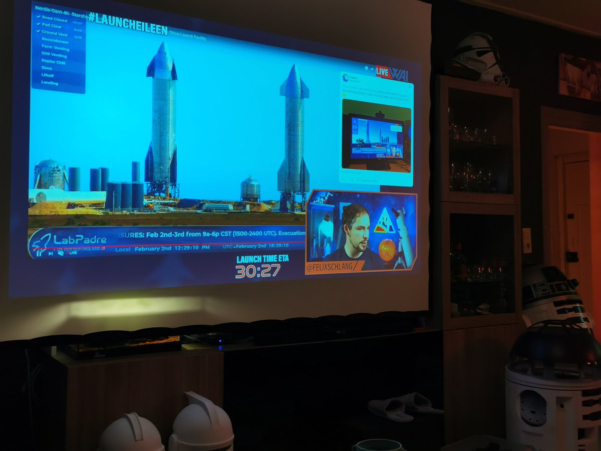 creations_nl's tweet photo. Watching @FelixSchlang on the big screen waiting for #launcheileen https://t.co/g10usTlwqh