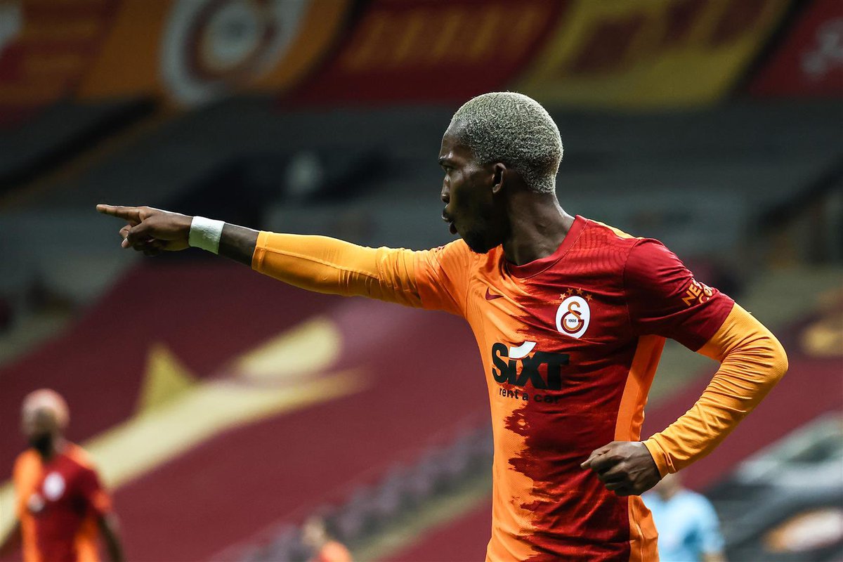 webaslan's tweet photo. Güntekin Onay, “Galatasaray, gitsin Eden Hazard’ı alsın Henry Onyekuru’nun yaptığı katkıyı Galatasaray’a yapamaz. İnanılmaz” https://t.co/A086fkvM65