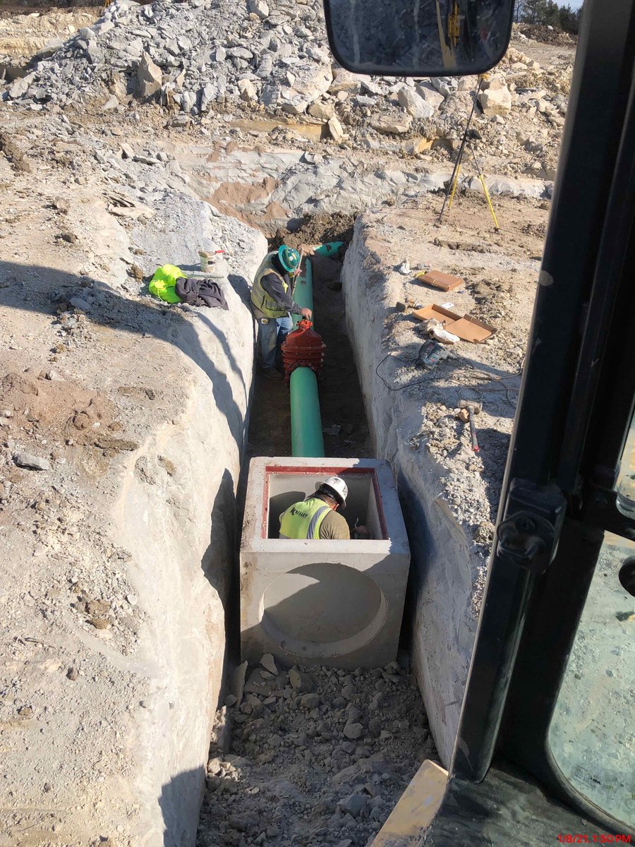KelleyConstInc's tweet photo. Our industrial division has been hard at work preparing a greenfield site for a new terminal in Collin County, Texas with U.S. Oil.  In addition to site clearing and grading, we will install 8 ring-wall foundations. https://t.co/Av8YFse7Fu