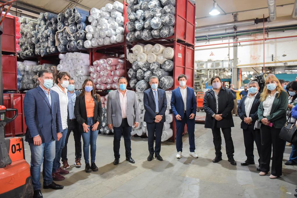 Quintela visitó la fábrica Ritex junto a funcionarios del Gobierno nacional