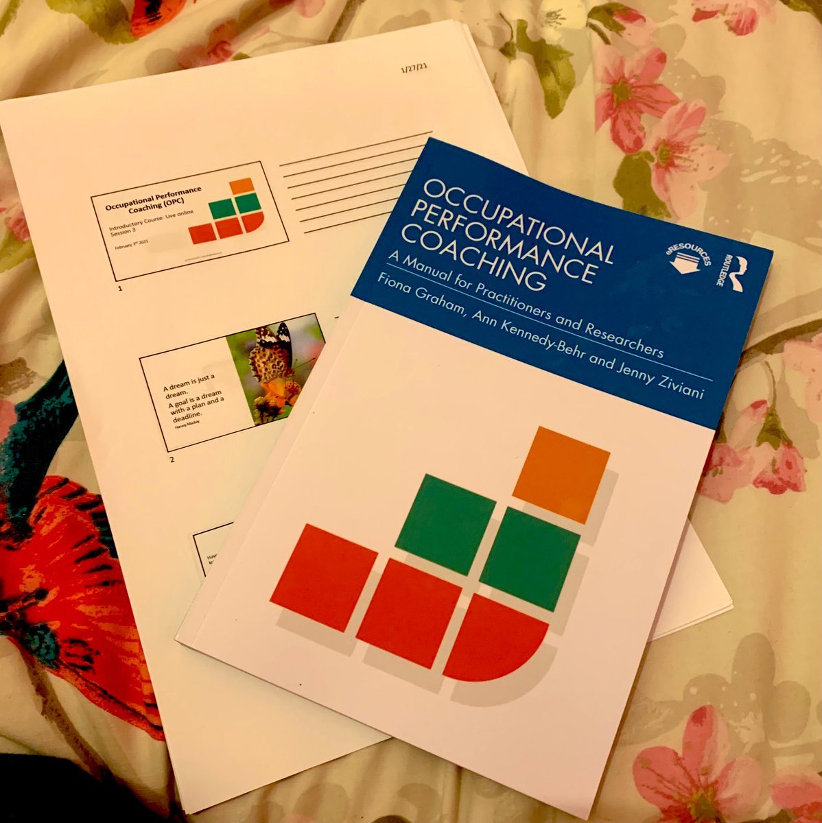 OliviaJamesOT's tweet image. When your #OccupationalPerformanceCoaching book arrives in time for the 3rd training session tomorrow 🤓💚#OTGeek #OPC #AlwaysLearning #BedtimeReading @FionaGr37104353