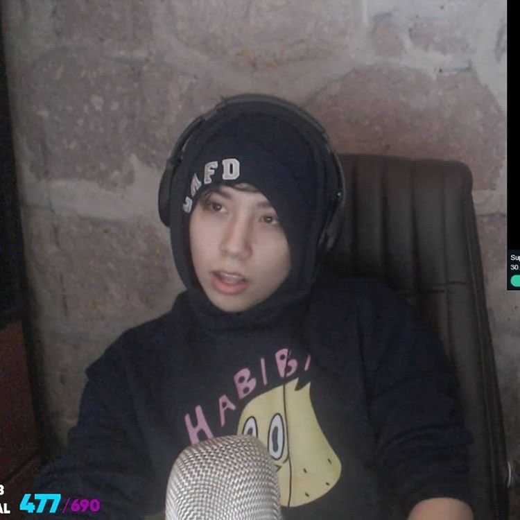 quackity: - politics teacher- DEBATES FOR DAYS - once got his class to substitute the work homework for “cocaine” and got suspended for it - spreads rumours about the other teachers for fun- monthly museum trips with karl but make it the whole school (raid wink wink)