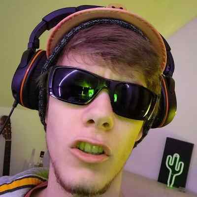 fundy:- ICT teacher- doesnt know wtf is going on but its ok he makes up his own stories- hacked into dreams computer to make his homescreen “welcome home, cheater”- KNOWS TOO MUCH. ITS SCARY.- once used the name “mike hawk” in a coding exercise