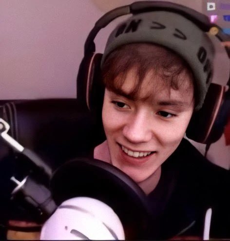 fundy:- ICT teacher- doesnt know wtf is going on but its ok he makes up his own stories- hacked into dreams computer to make his homescreen “welcome home, cheater”- KNOWS TOO MUCH. ITS SCARY.- once used the name “mike hawk” in a coding exercise