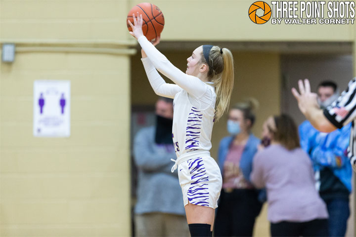 . <a href="/kadencewalls/">kadence walls</a> added 1⃣7⃣ last night for Bardstown in an upset of No. 5 Bethlehem. 4-7 from the 3-pt arc for 57.1% 🔥🔥
