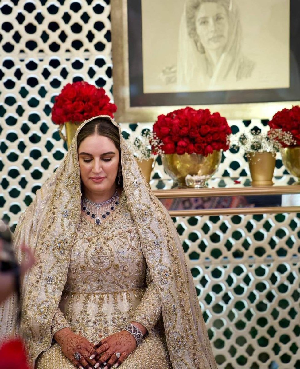 mrj_psf's tweet photo. - SAY MASHAALLAH
Congratulations and Best Wishes for starting a new chapter of life. May Allah always keep you happy and blessed 🥰 BiBi @BakhtawarBZ 💞 #SomeClicks #WeddingCeremony #CoupleGoals #2k21 https://t.co/1Pa7PzNNsP