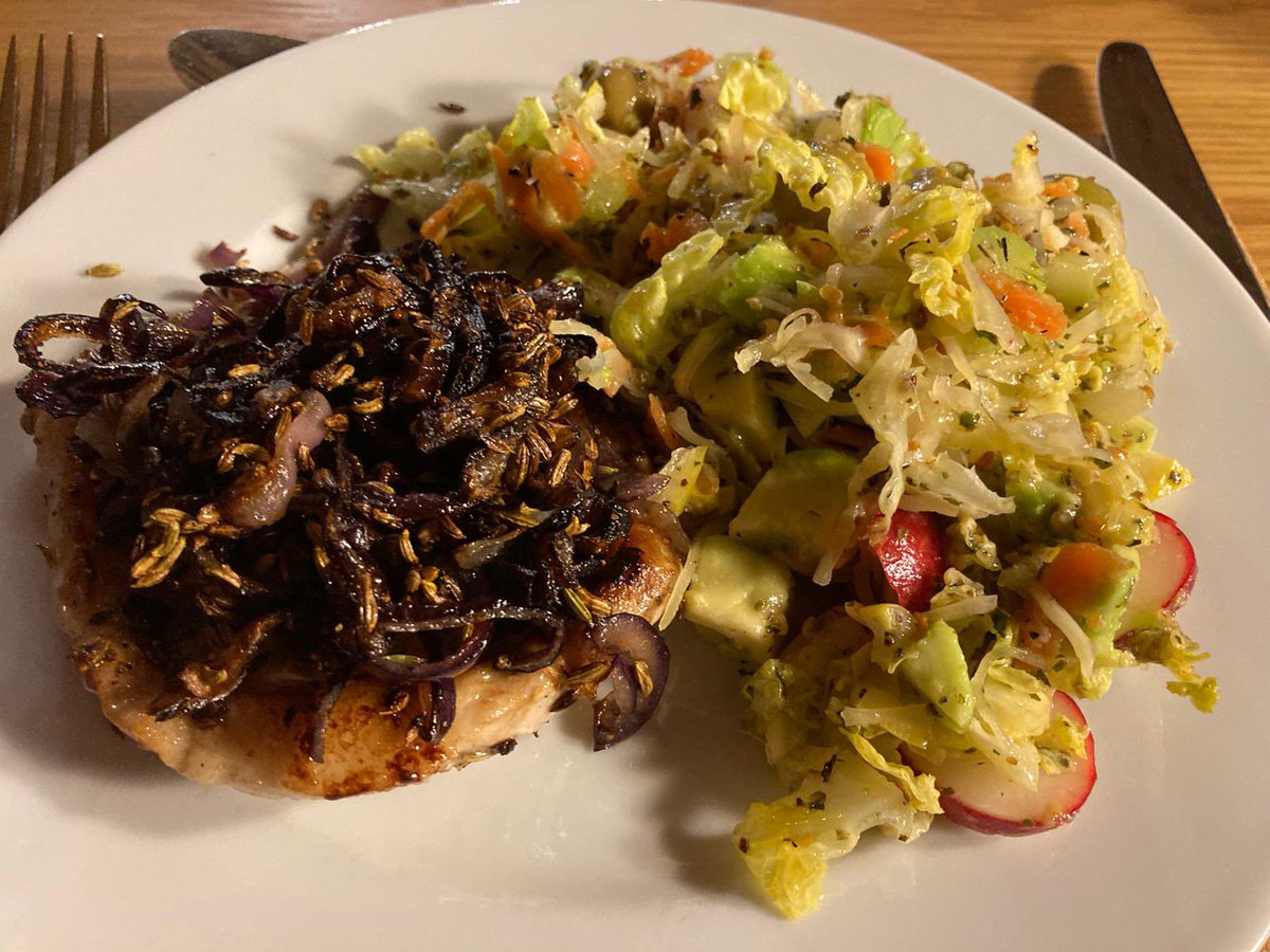_Losing_It_JM's tweet photo. Ok. I know it’s been snowing and it’s freezing cold but tonight’s was pork loin steaks, fried onions and a mixed salad. It was beautiful and strangely, very comforting on a winter’s day. Maybe its stews and casseroles in summer. 😂 https://t.co/ktncGwbMic