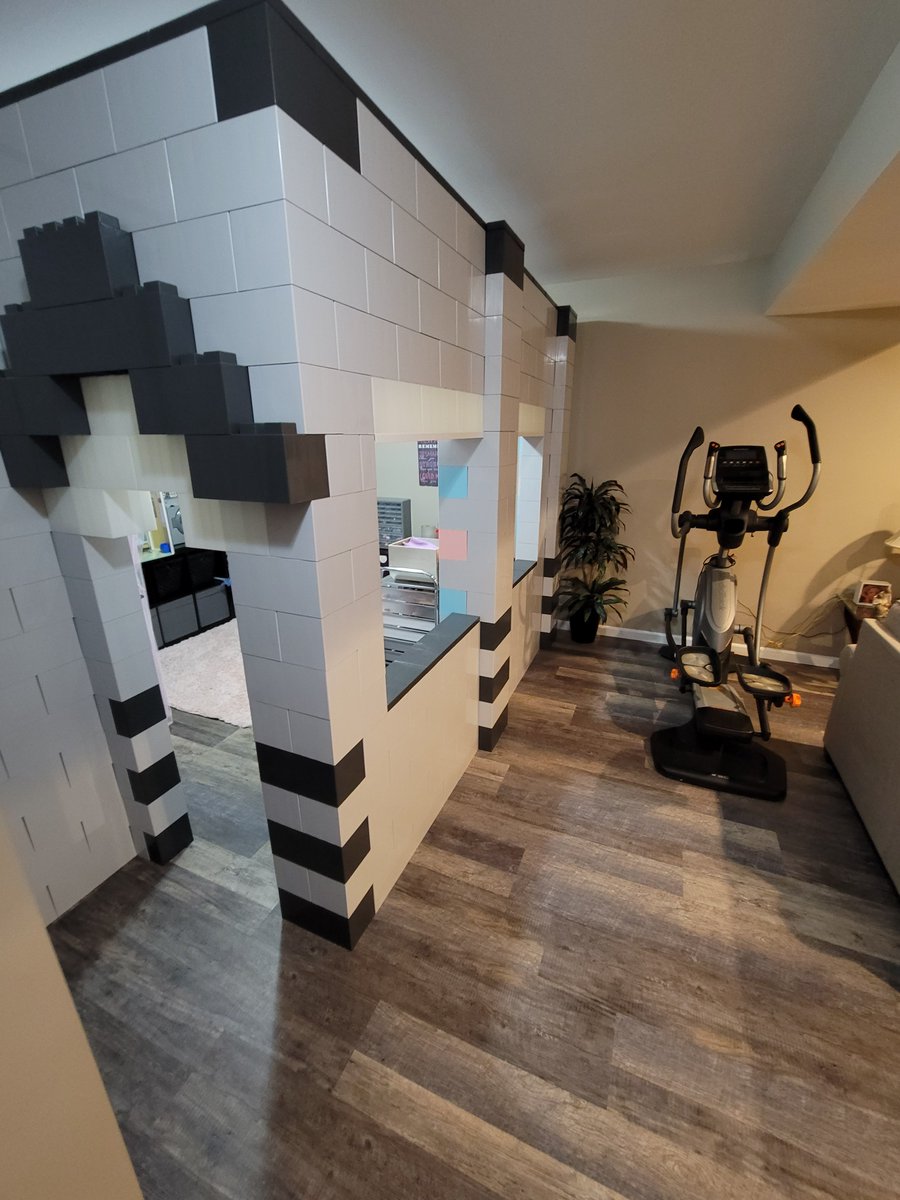 EverBlock's tweet photo. Easily turn any basement into a temporary office to work from home, or to create new fun spaces for at-home gyms. #EverBlock helps you build amazing things!
#modularwall #homegymsetup #creativespace #basementoffice #apartmentwall #dividetworooms #residentialwall #homegym #diy https://t.co/1UFF94njUV