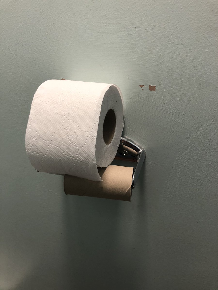 kadie_lei's tweet photo. Pet hate!! 🤬
#Why #NoNeed #PetHate #ChangeTheRoll #LooRoll #ItsTheSimpleThings https://t.co/WuSrVxtPY7