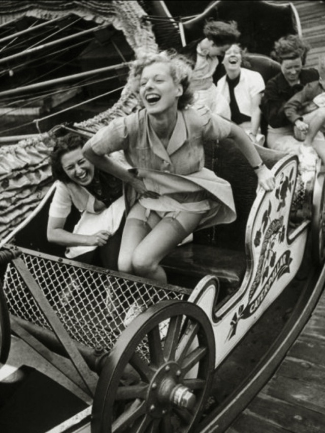 TheCurator17's tweet photo. Girls wil always be girls

Kurt Hutton (1938) https://t.co/0FIlmu6lSX