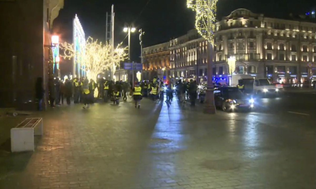 Акция в центре москвы. Антивоенный митинг в москве декабрь 1994. Акция в центре москвы. Акция в центре москвы. Митинг за навального в москве 2021.